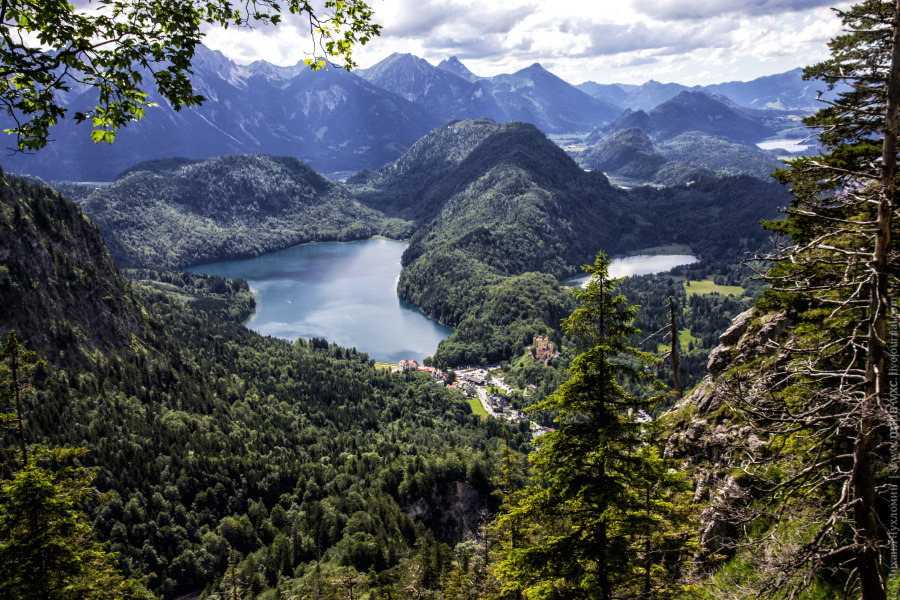 Альпийские горы, озера и леса